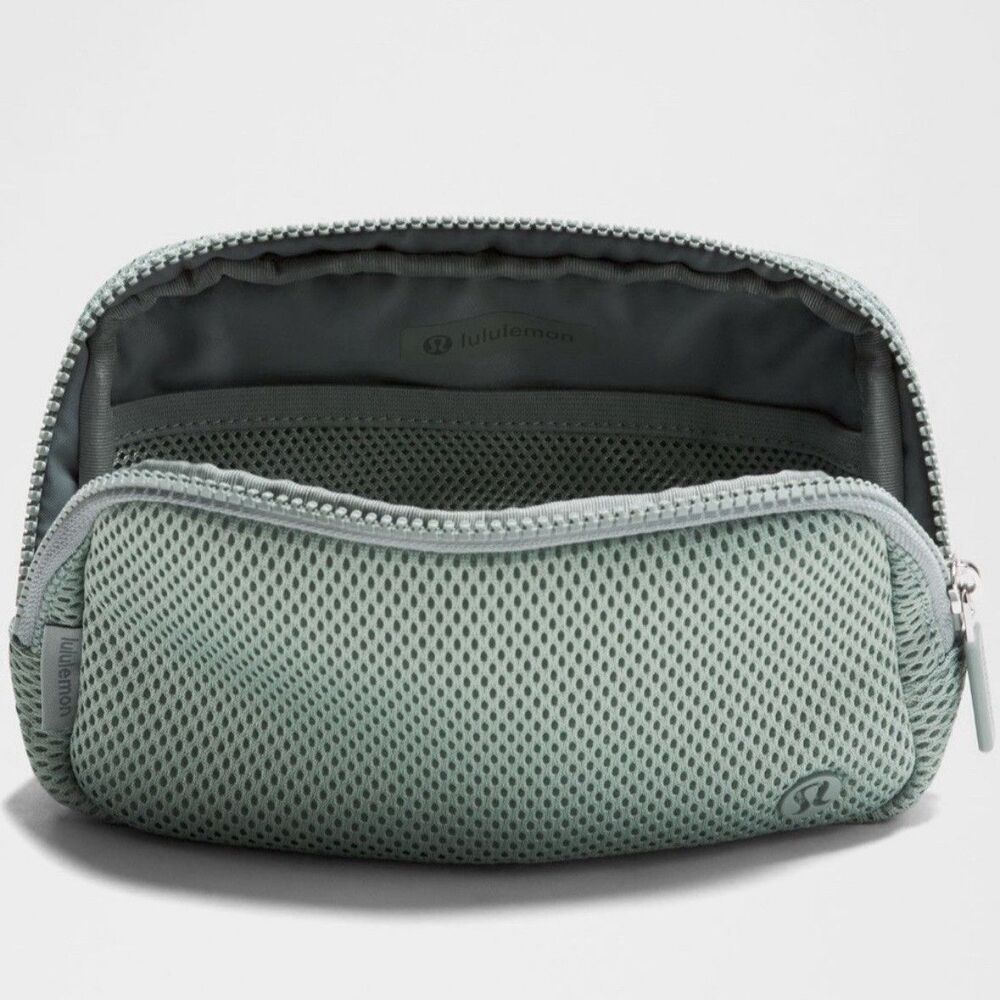 Lululemon Everywhere Belt Bag Knit Mesh Crater Blue 1L Fanny Pack Crossbody NWT - Picture 13 of 13